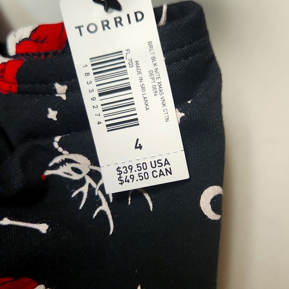 ❤️NWT VINTAGE TORRID BRA - CHRISTMAS SKULL BRALETTE - LIGHTLY LINED - LACE HEM - Picture 8 of 13